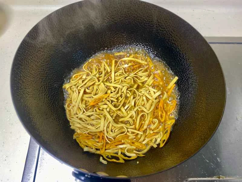 How to make pure milk hand-torn toast: Step 1