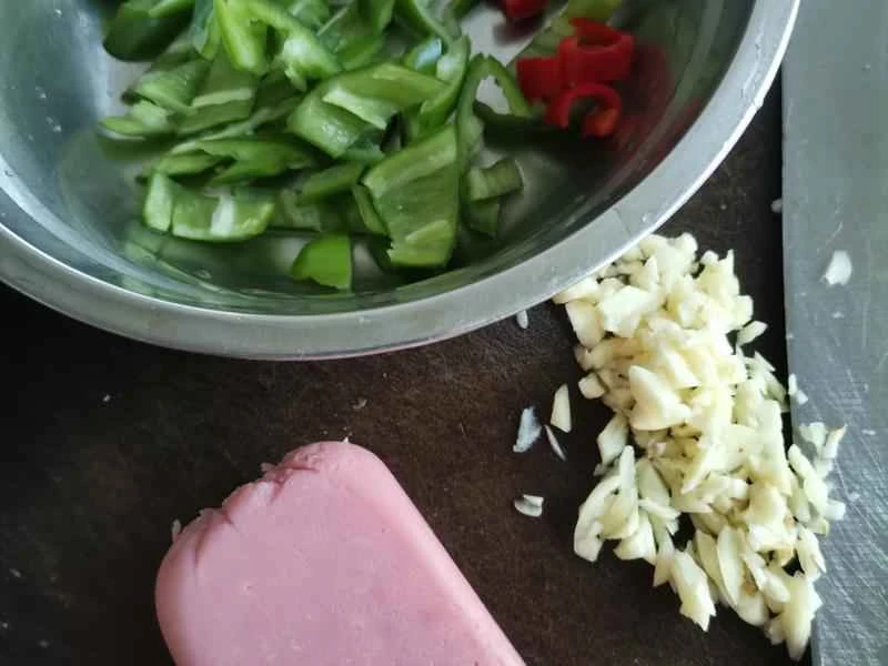 How to make pure milk hand-torn toast: Step 1