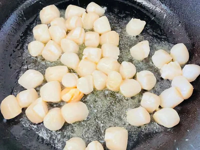 How to make pure milk hand-torn toast: Step 1