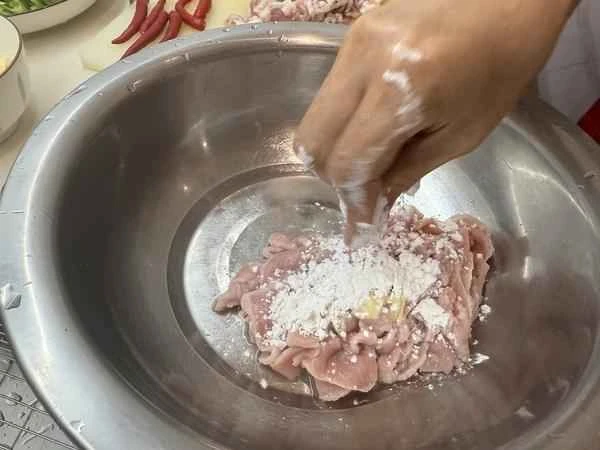 How to make pure milk hand-torn toast: Step 1