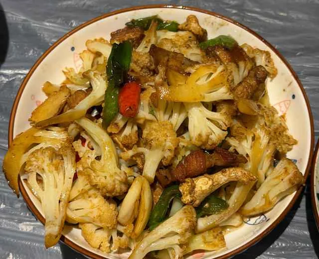 Dish to eat with rice: Recipe for dry-pot cauliflower