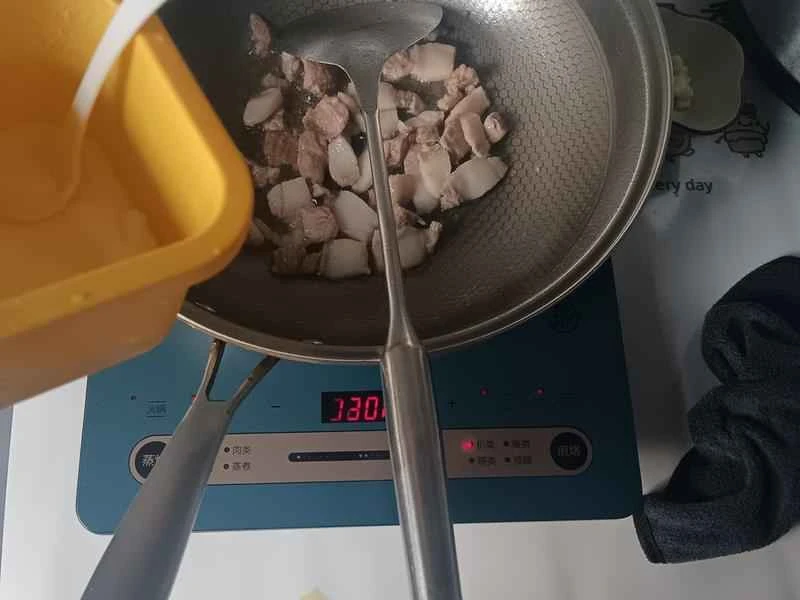 How to make pure milk hand-torn toast: Step 1