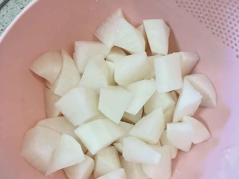 How to make pure milk hand-torn toast: Step 1