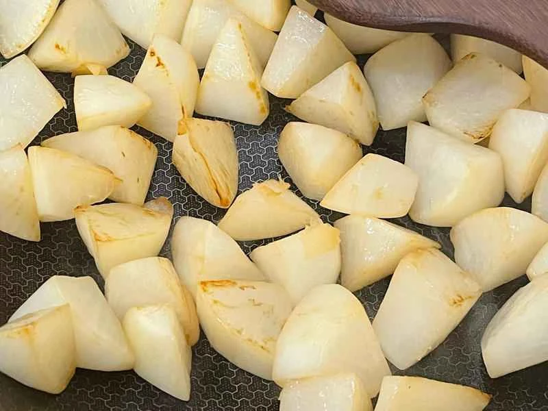 How to make pure milk hand-torn toast: Step 1