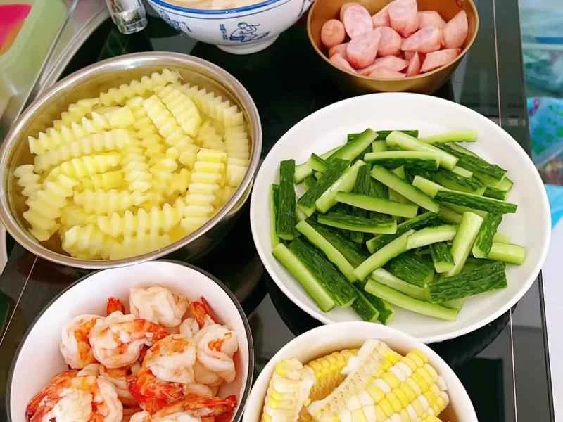 How to make pure milk hand-torn toast: Step 1