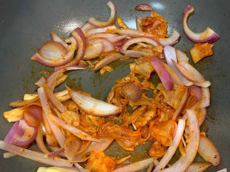 How to make pure milk hand-torn toast: Step 1