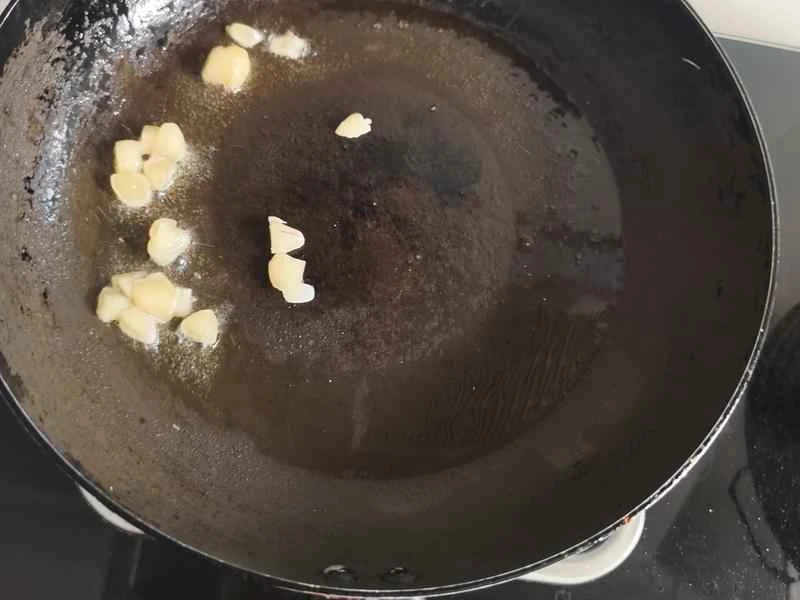 How to make pure milk hand-torn toast: Step 1