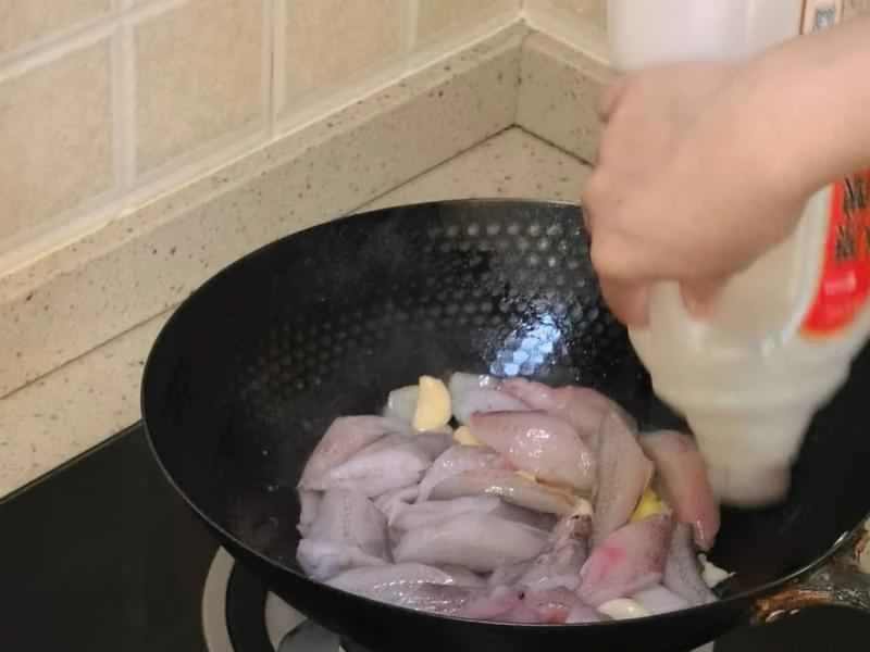 How to make pure milk hand-torn toast: Step 1