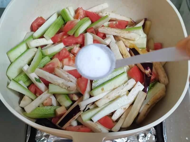 How to make pure milk hand-torn toast: Step 1