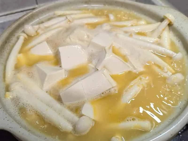 How to make pure milk hand-torn toast: Step 1