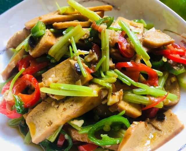 Home-style dish: Celery and dried tofu recipe