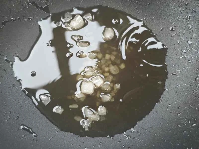 How to make pure milk hand-torn toast: Step 1