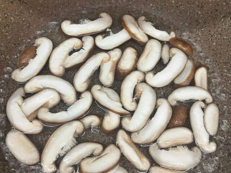 How to make pure milk hand-torn toast: Step 1