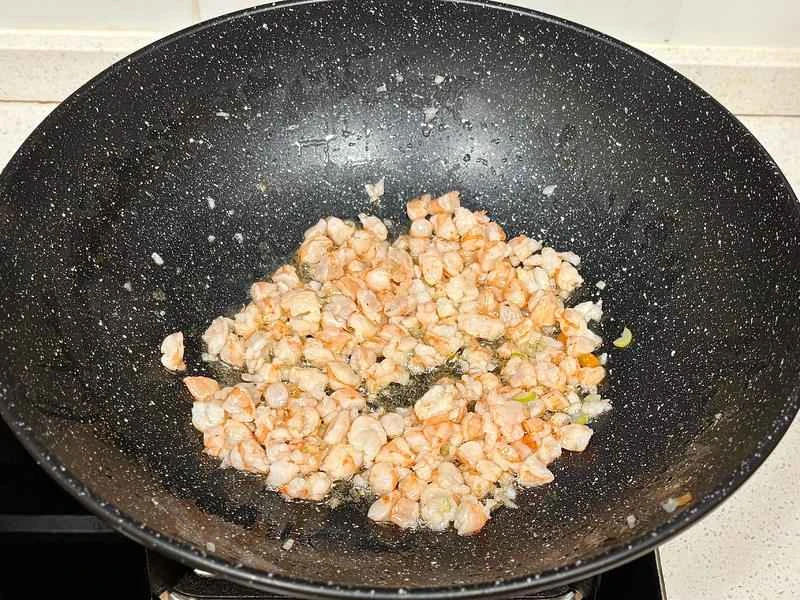 How to make pure milk hand-torn toast: Step 1