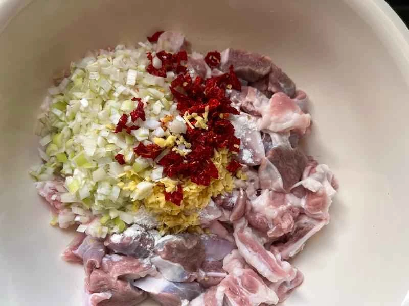 How to make pure milk hand-torn toast: Step 1