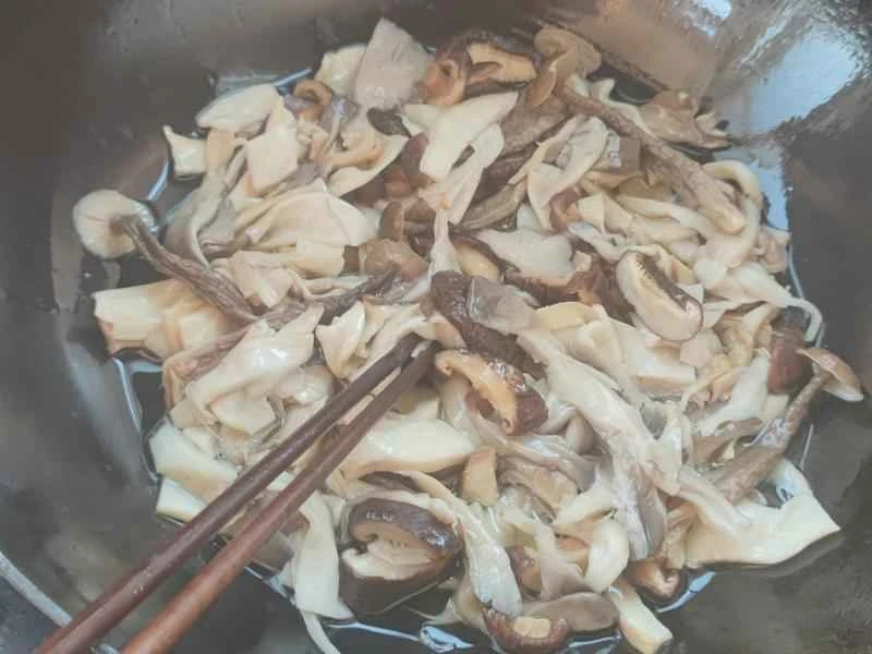 How to make pure milk hand-torn toast: Step 1