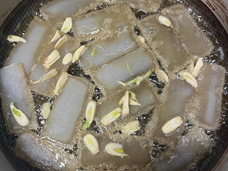 How to make pure milk hand-torn toast: Step 1