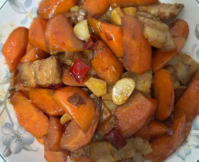 Mom's Recipe - Stir-fried Pork Belly with Carrots