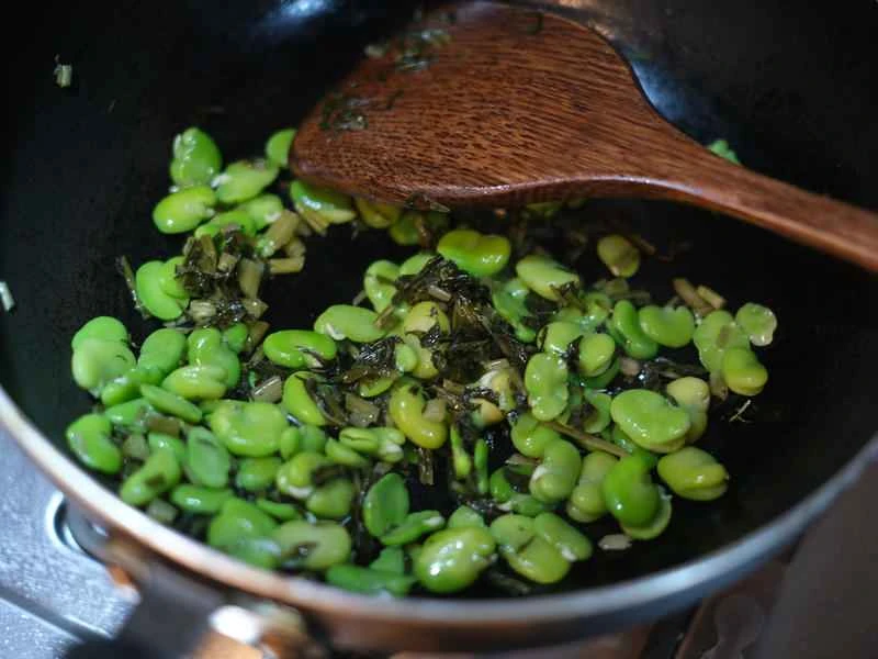 How to make pure milk hand-torn toast: Step 1