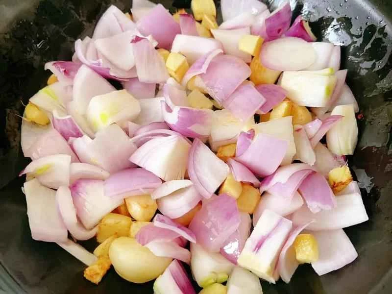 How to make pure milk hand-torn toast: Step 1