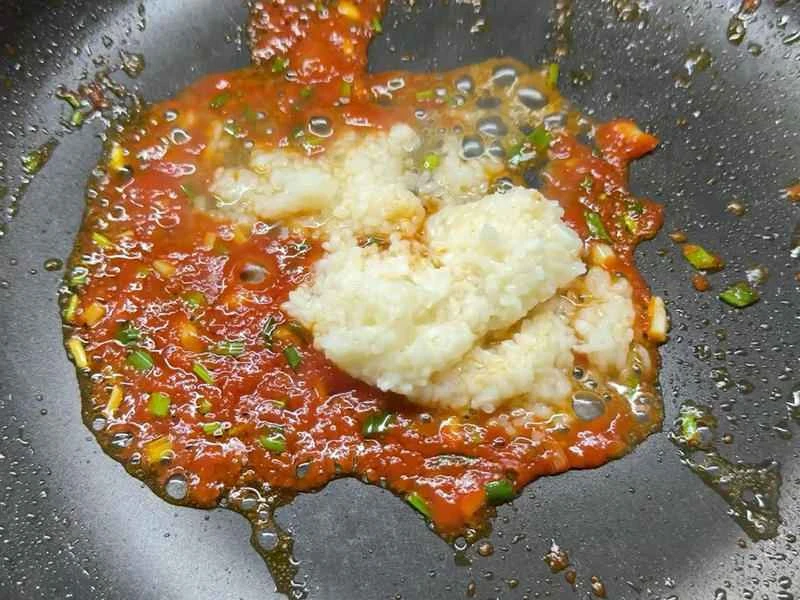 How to make pure milk hand-torn toast: Step 1