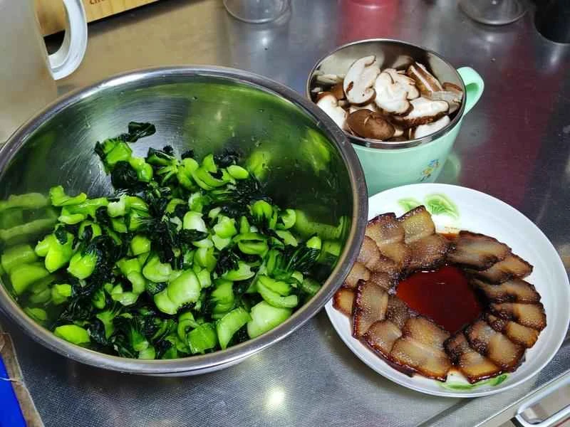 How to make pure milk hand-torn toast: Step 1