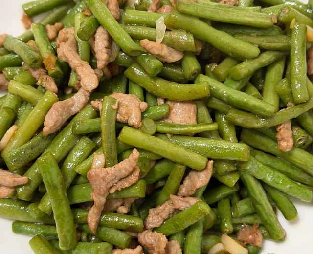 Home-style dish - Stir-fried pork with long beans/cowpeas