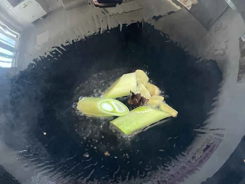 How to make pure milk hand-torn toast: Step 1