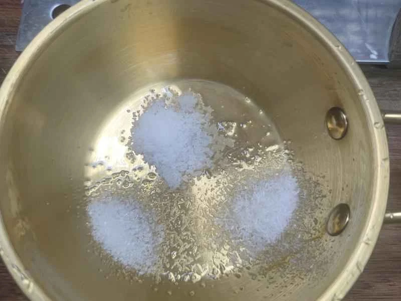 How to make pure milk hand-torn toast: Step 1