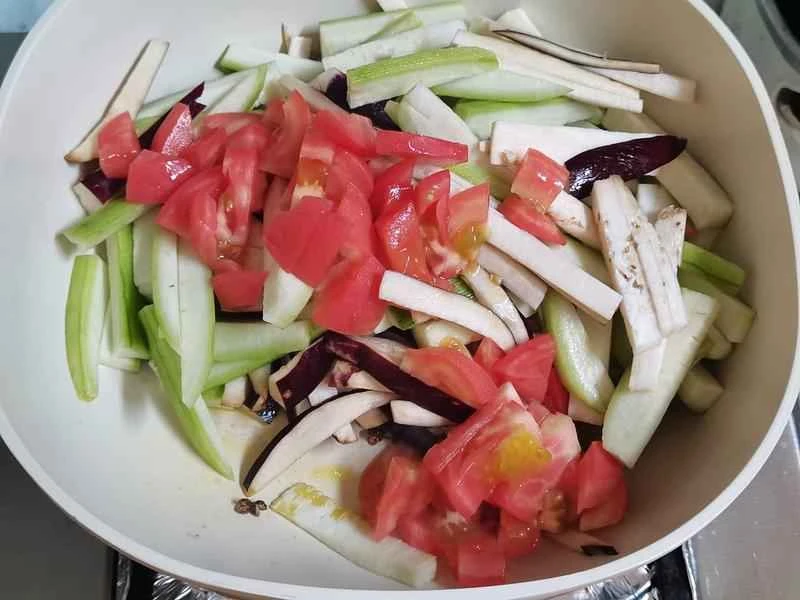 How to make pure milk hand-torn toast: Step 1