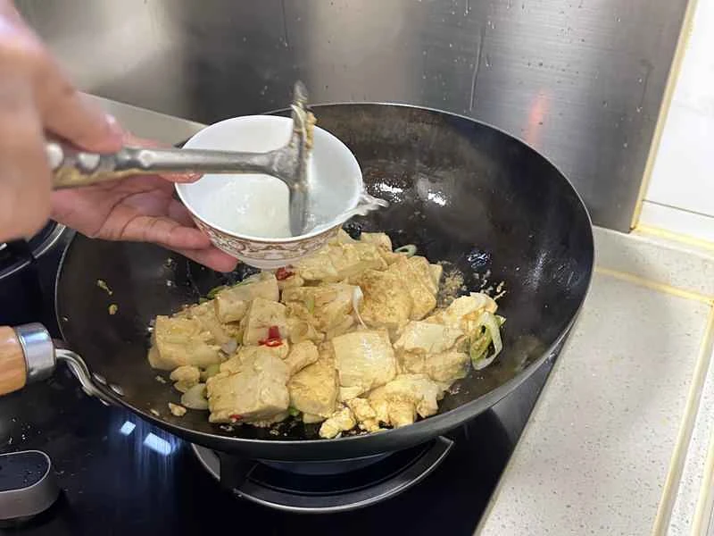 How to make pure milk hand-torn toast: Step 1