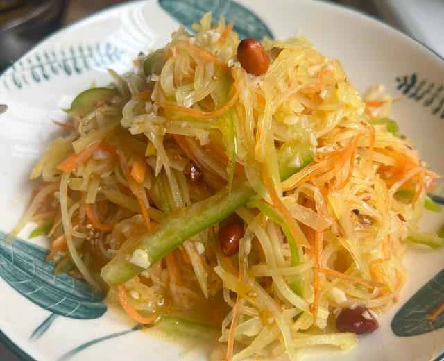 Recipe for stir-fried shredded potatoes (a common home-style dish)