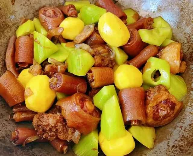 Recipe for Braised Dried Pork Tail with Pickled Ginger and Vegetables (Non-Smoked) & Baby Potatoes and Lettuce