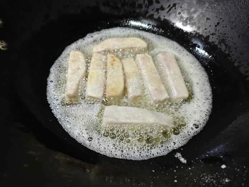 How to make pure milk hand-torn toast: Step 1