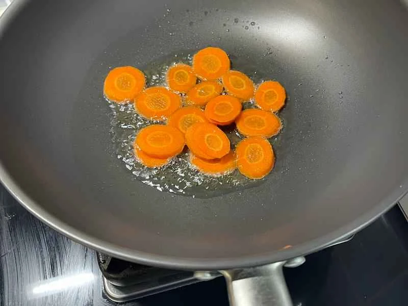 How to make pure milk hand-torn toast: Step 1