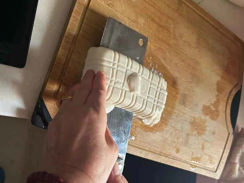 How to make pure milk hand-torn toast: Step 1