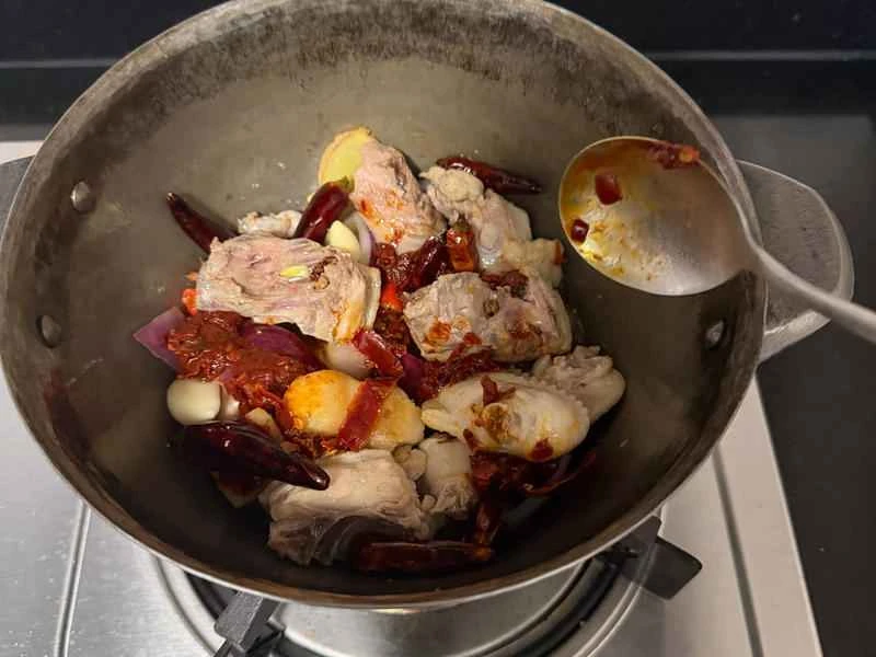 How to make pure milk hand-torn toast: Step 1