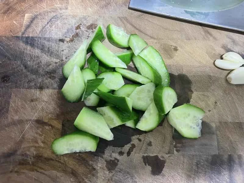 How to make pure milk hand-torn toast: Step 1