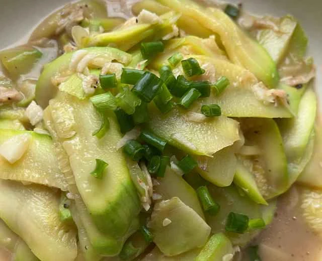 🌿 Recipe for Yunnan Cucumber Stir-fried with Dried Shrimp (Low-calorie, high-protein, quick and easy home-style dish)