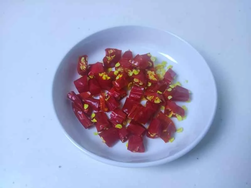 How to make pure milk hand-torn toast: Step 1