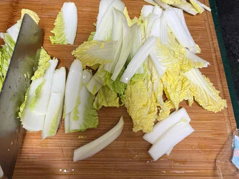 How to make pure milk hand-torn toast: Step 1