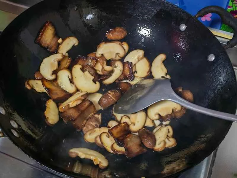 How to make pure milk hand-torn toast: Step 1