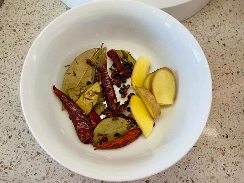 How to make pure milk hand-torn toast: Step 1