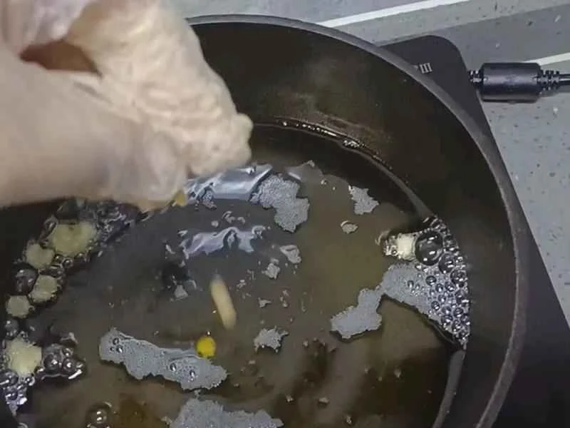 How to make pure milk hand-torn toast: Step 1