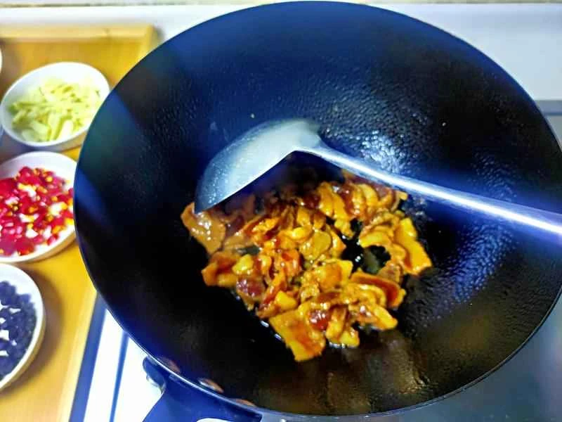 How to make pure milk hand-torn toast: Step 1