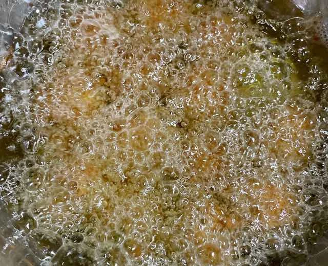 Crispy on the outside and tender on the inside fried pork meatballs (can also be used to make braised lion's head meatballs) – A Chinese-style daily meal recipe (275)