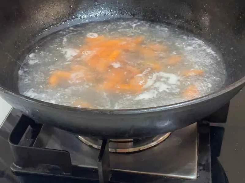 How to make pure milk hand-torn toast: Step 1