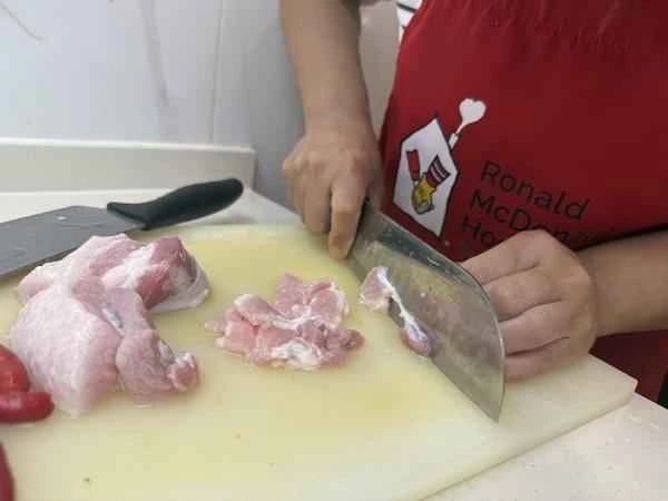 How to make pure milk hand-torn toast: Step 1