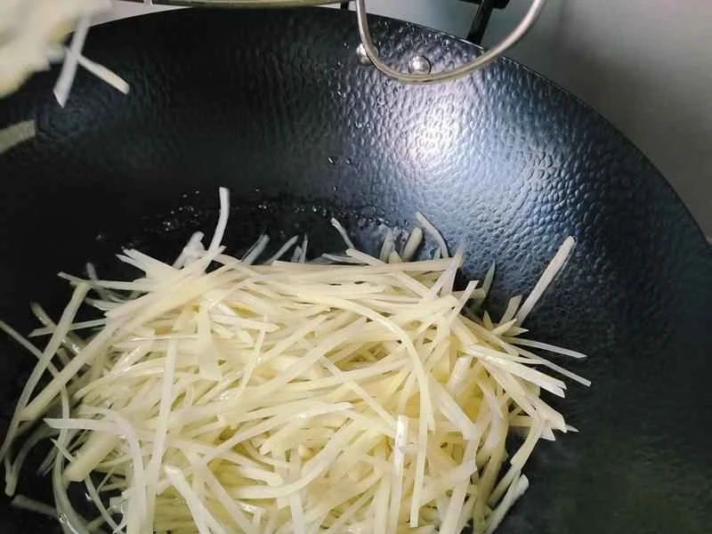 How to make pure milk hand-torn toast: Step 1