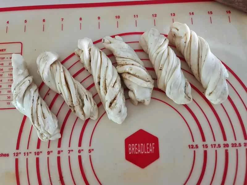 How to make pure milk hand-torn toast: Step 1